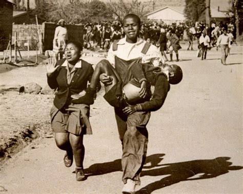  Sự kiện Soweto Uprising Là Cuộc Khởi Nghĩa Vĩ Đại Chống Đối Lập Chủng Tộc và Nền Giáo Dục Bất Bình Đẳng